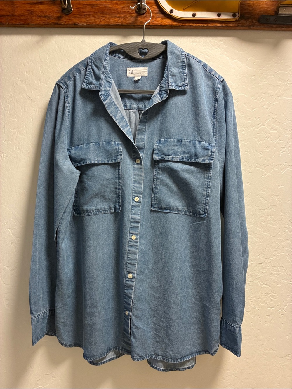 GAP Light Blue Denim-Style Button-Down Shirt Size Small